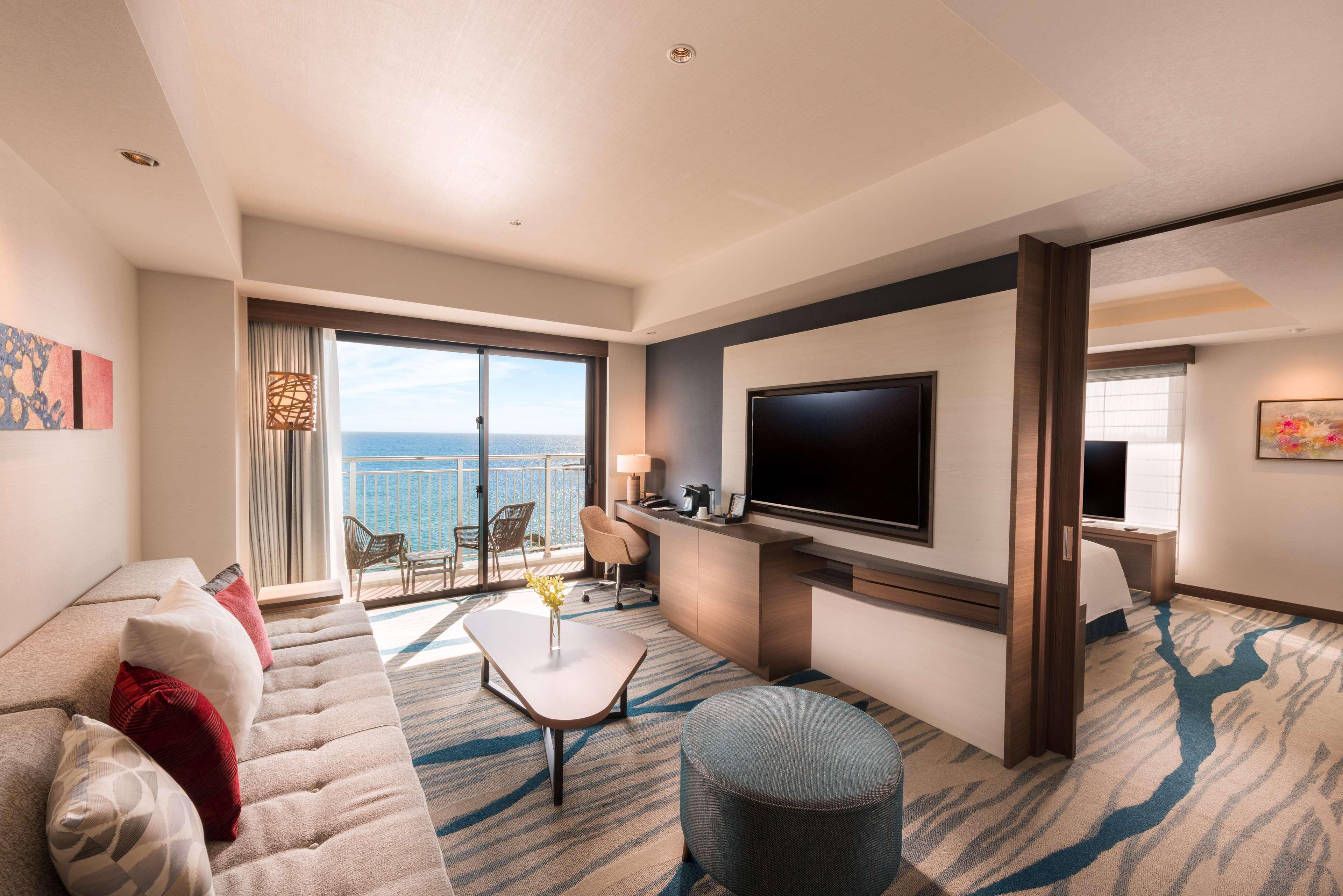Doubletree By Hilton Okinawa Chatan Resort Buitenkant foto