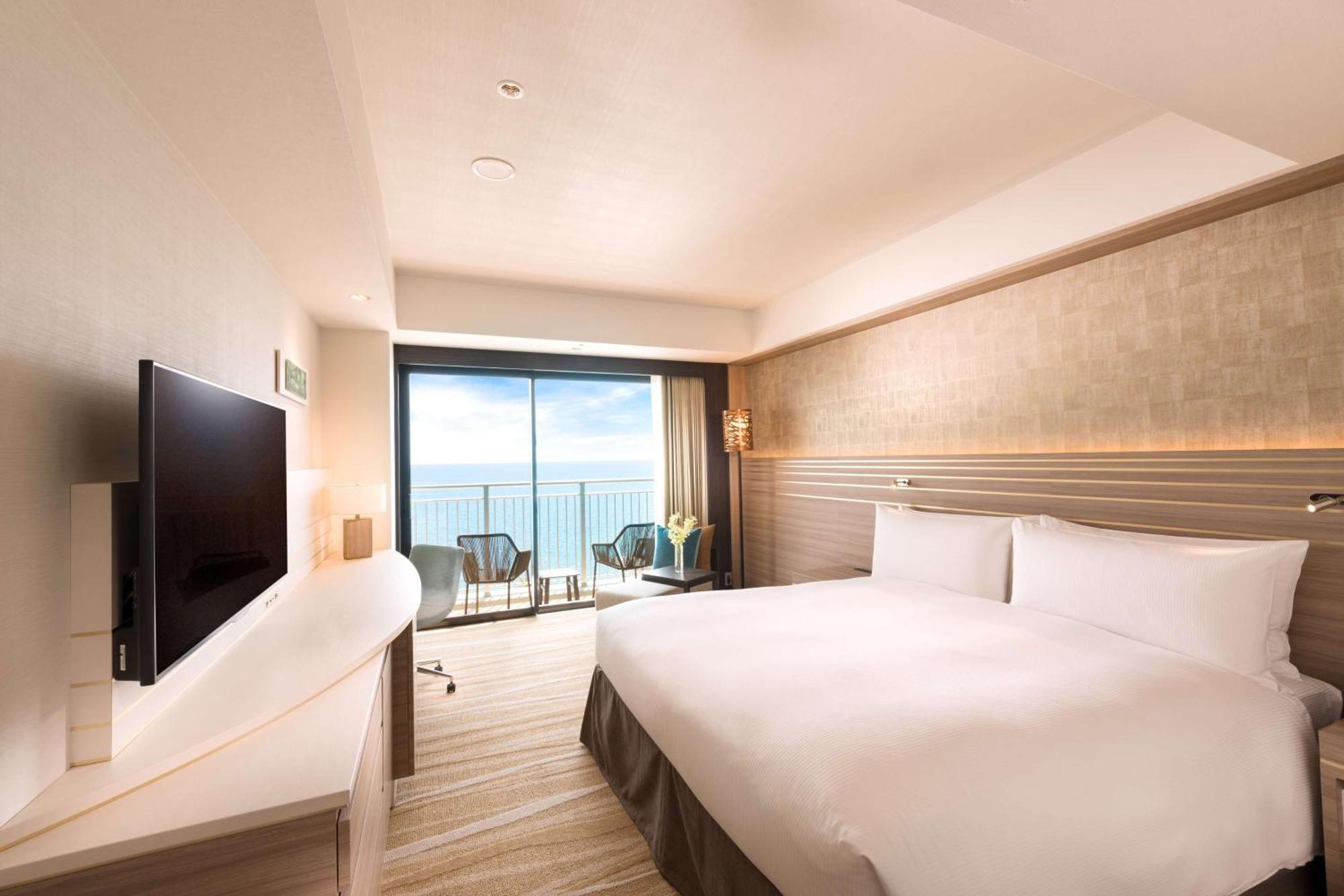 Doubletree By Hilton Okinawa Chatan Resort Buitenkant foto