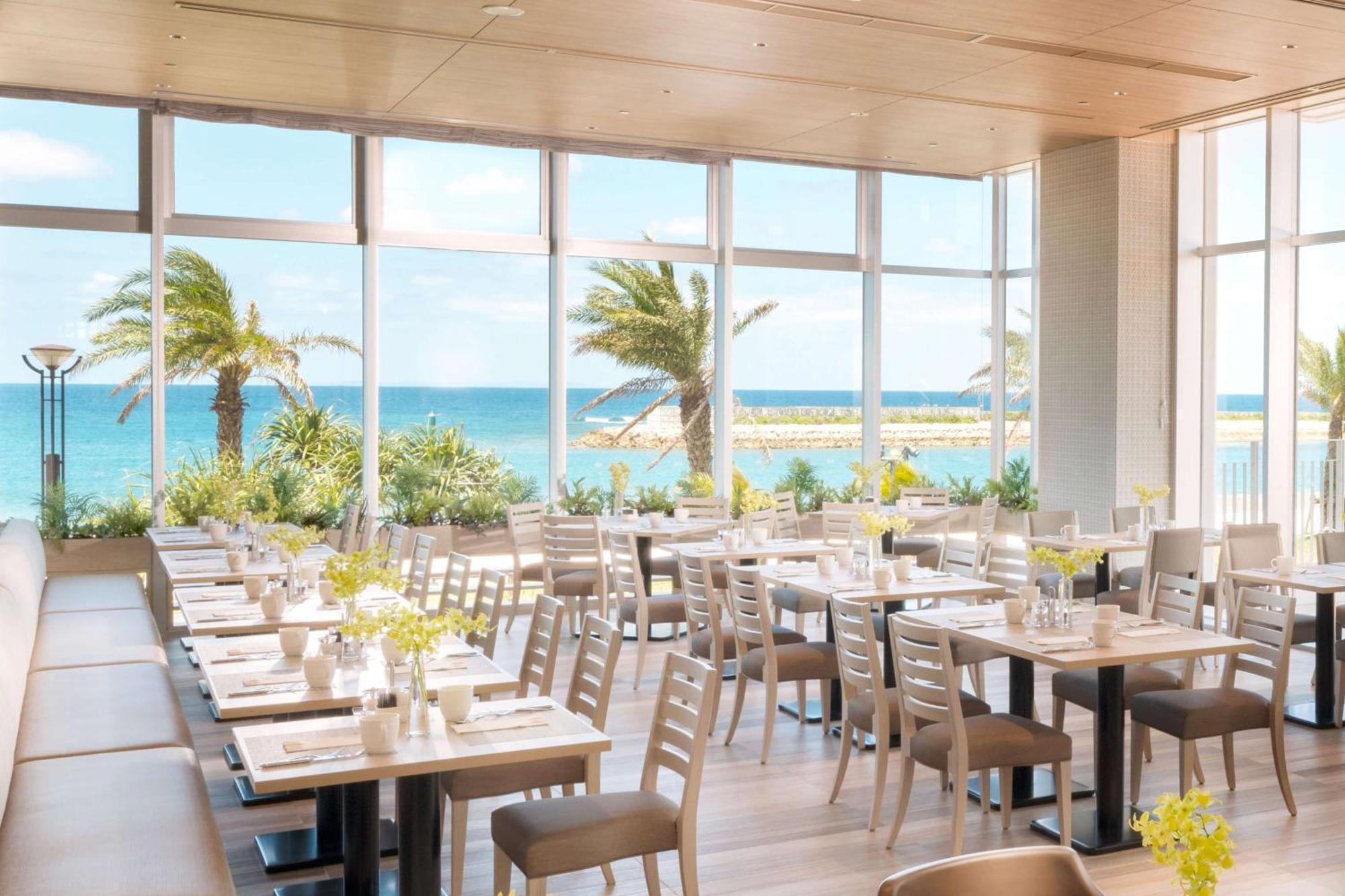 Doubletree By Hilton Okinawa Chatan Resort Buitenkant foto